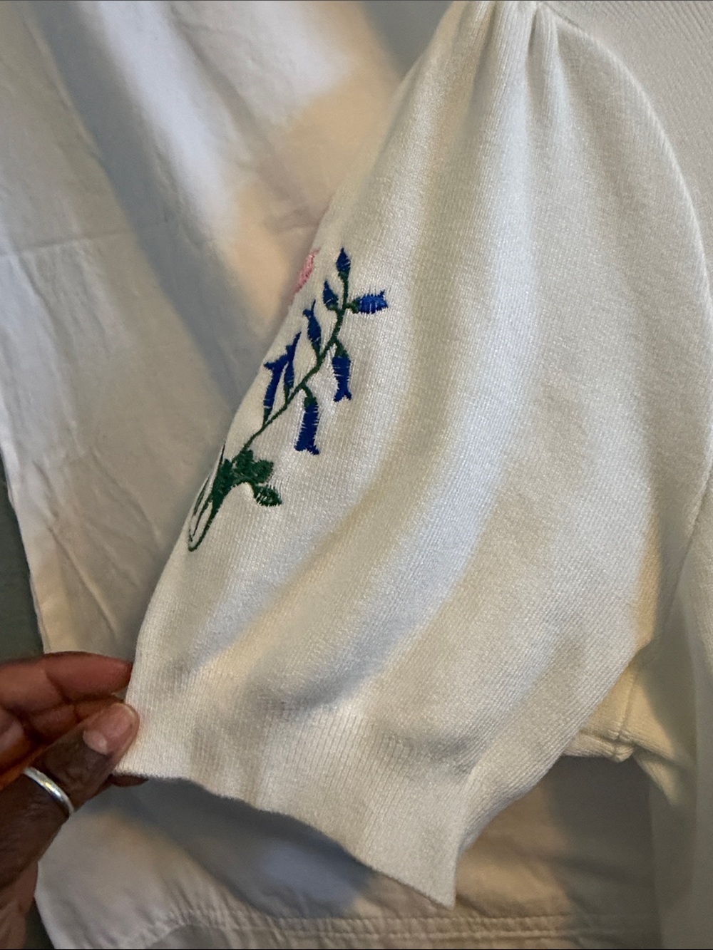Free Assembly White Floral Embroidered Short-Sleeve Cardigan - Picture 4 of 7